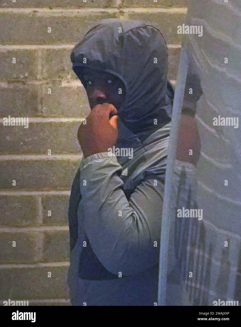 David Amah arriva al tribunale distrettuale di Blanchardstown, dove dovrebbe apparire in relazione all'omicidio di Tristan Sherry al Browne's Steakhouse a Blanchardstown intorno alle 20:00 del 24 dicembre. David Amah è stato accusato dell'omicidio del signor Sherry e Wayne Deegan è stato accusato di reati tra cui aggressione che ha causato danni in relazione a Tristan Sherry. Data immagine: Venerdì 5 gennaio 2024. Foto Stock