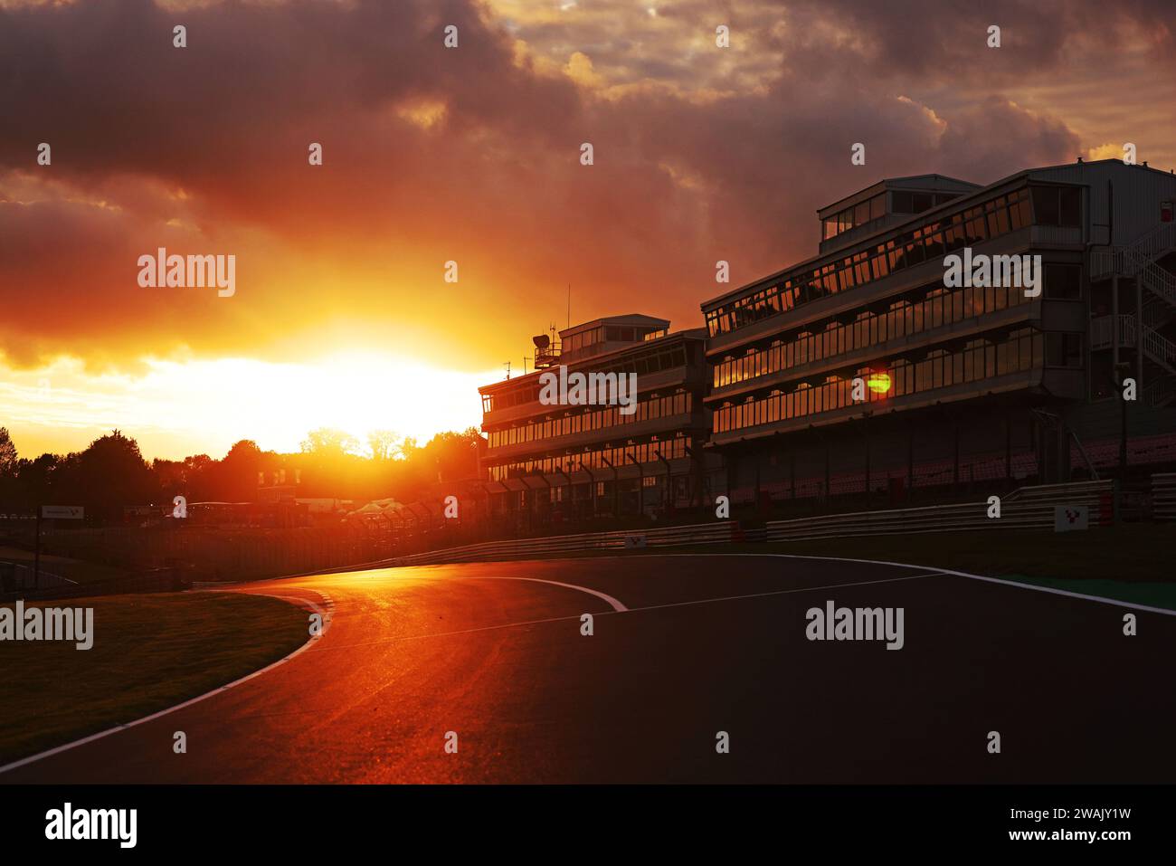 Brands Hatch Circuit, Kent al tramonto Foto Stock
