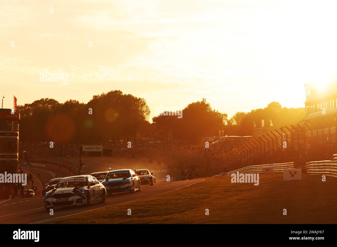 Stephen Jelley Racing al tramonto a Brands Hatch Foto Stock