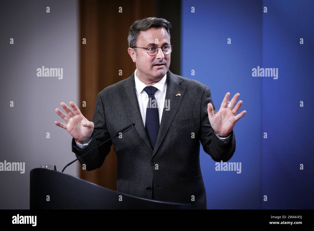 Xavier Bettel, Aussenminister des Grossherzogtums Luxemburg, aufgenommen im Rahmen einer Pressekonferenz im Auswaertigen AMT a Berlino, 05.01.2024. Berlin Deutschland *** Xavier Bettel, Ministro degli Esteri del Granducato di Lussemburgo, in una conferenza stampa presso il Ministero federale degli Esteri di Berlino, 05 01 2024 Berlino Germania Copyright: XJaninexSchmitzx Foto Stock