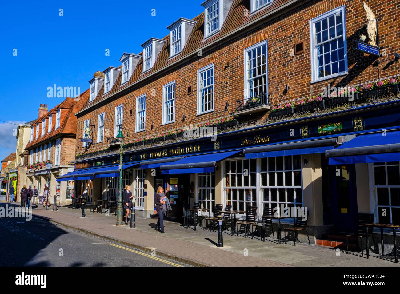 Regno Unito, Kent, Canterbury, l'antico centro della città di Canterbury, vista di Burgate Street Foto Stock