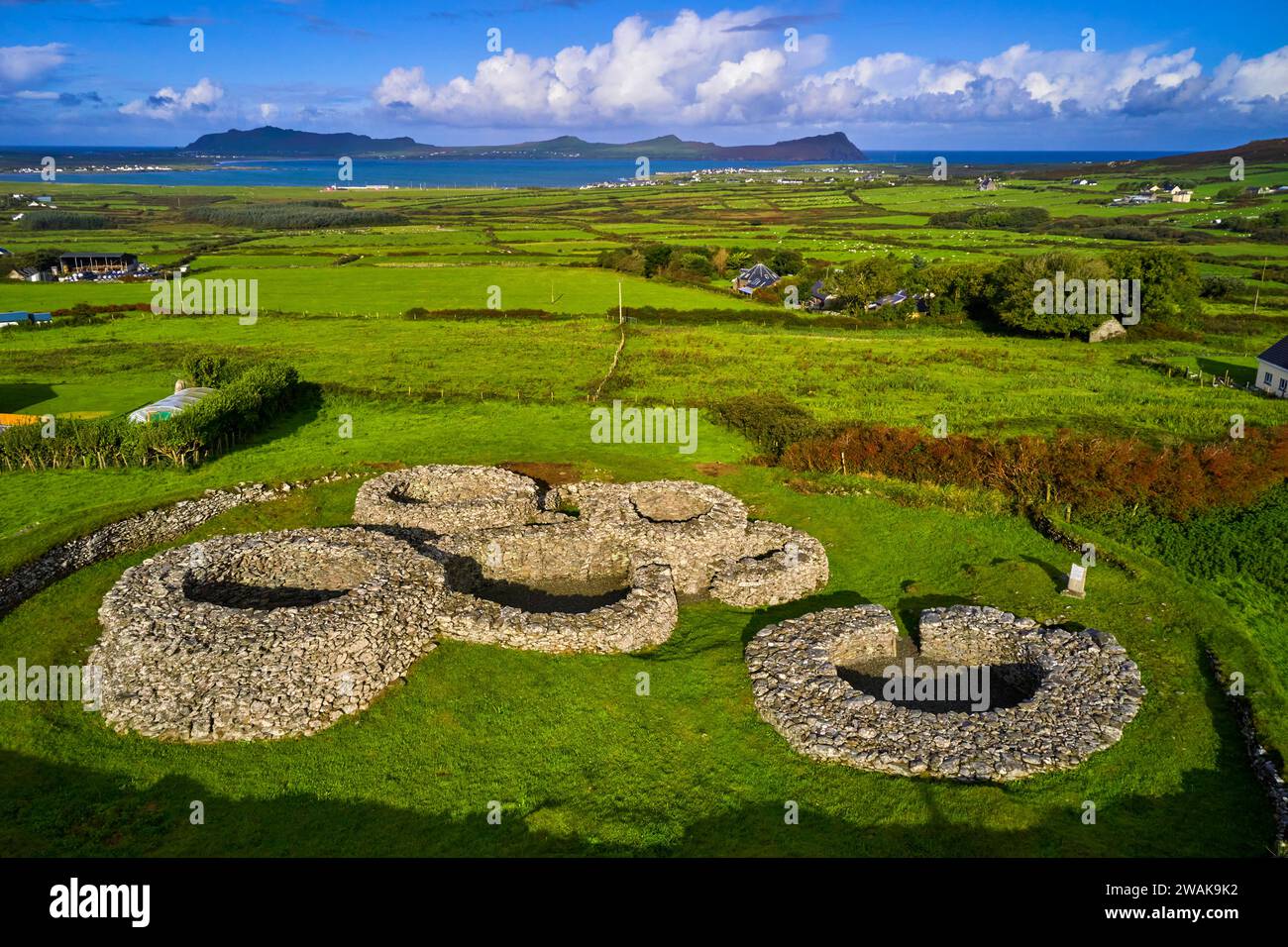 Repubblica d'Irlanda, contea di Kerry, penisola di Dingle, Caherdorgan cashel o fortezza ad anello, insediamento fortificato celtico vicino a Kilmakedar Foto Stock