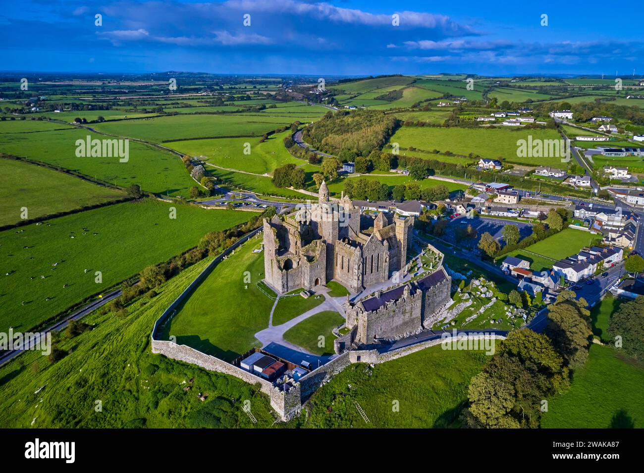 Repubblica d'Irlanda, Munster, contea di Tipperary, abbazia in rovina sulla roccia di Cashel Foto Stock