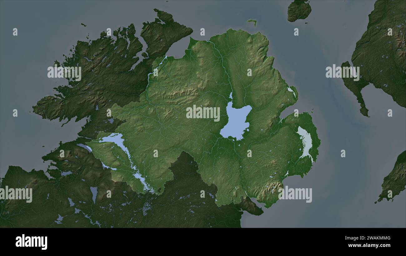 L'Irlanda del Nord è evidenziata su una mappa di elevazione di colore pallido con laghi e fiumi Foto Stock