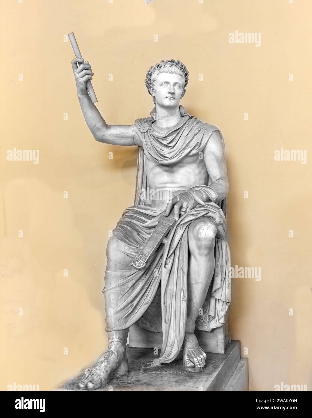 Statua dell'imperatore Tiberio, sovrano dell'impero romano; Musei Vaticani, Roma, Italia. Foto Stock