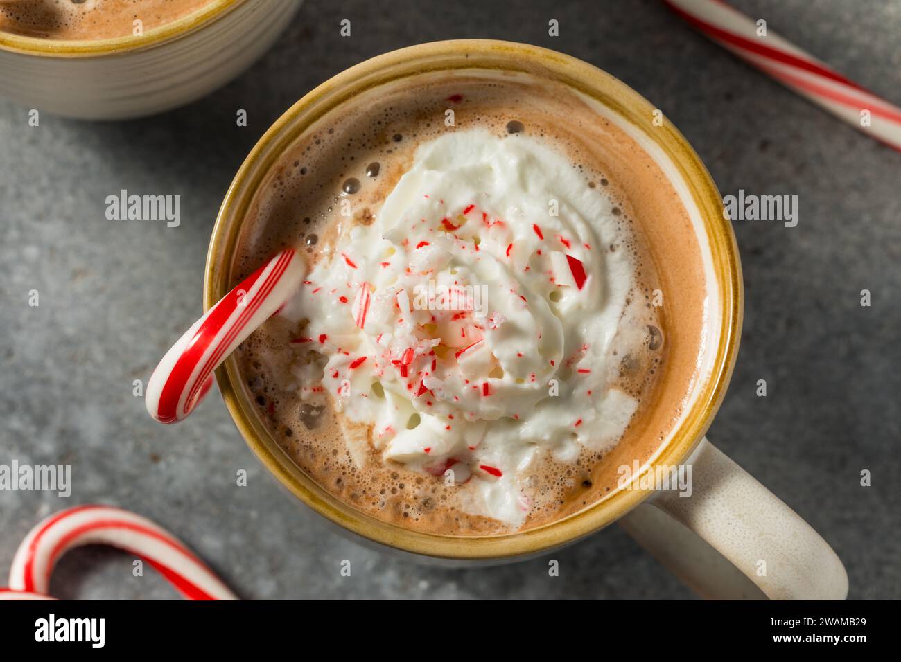 Hot Chocolate Cocao alla menta dolce con panna montata Foto Stock