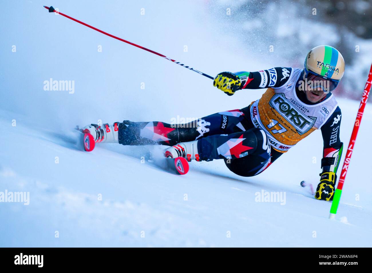 Alta Badia, Italia 17 dicembre 2023. RADAMUS River (USA) gareggia nella Coppa del mondo di sci alpino Audi Fis 2023-24 Giant Slalom maschile sulla Gran Risa Foto Stock