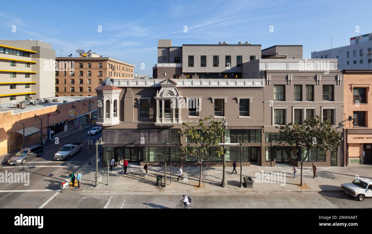 New Pershing Apartments, 5th Street e Main Street nel centro di Los Angeles, riutilizzo adattivo del 1889 Pershing Hotel e Roma Hotel 1905, esterni/interni. Foto Stock