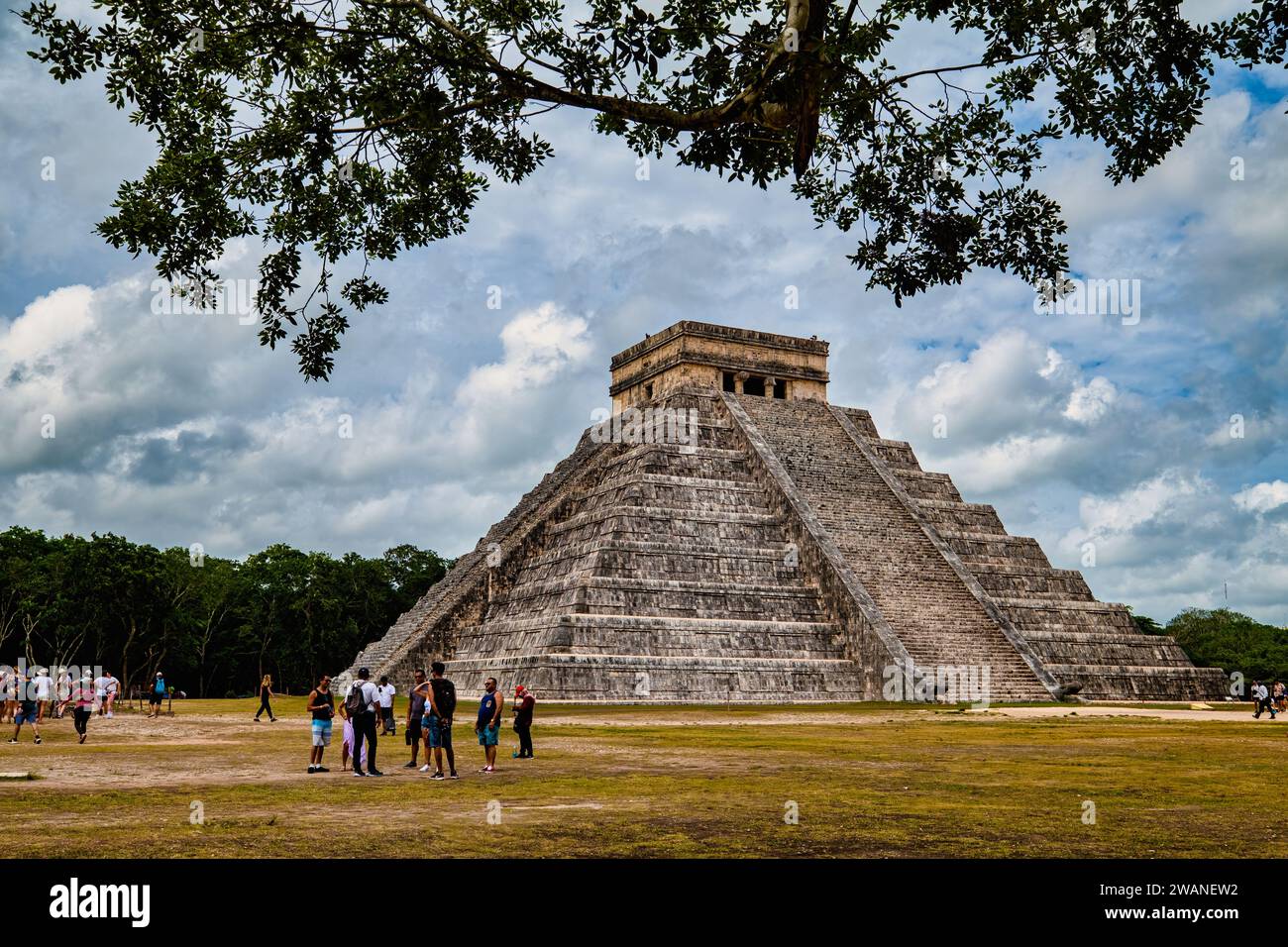 Chichén Itzá è un'antica città maya nella penisola dello Yucatan in Messico. Il popolo Maya costruì la città nello stile architettonico di Puuc intorno al 25 Foto Stock