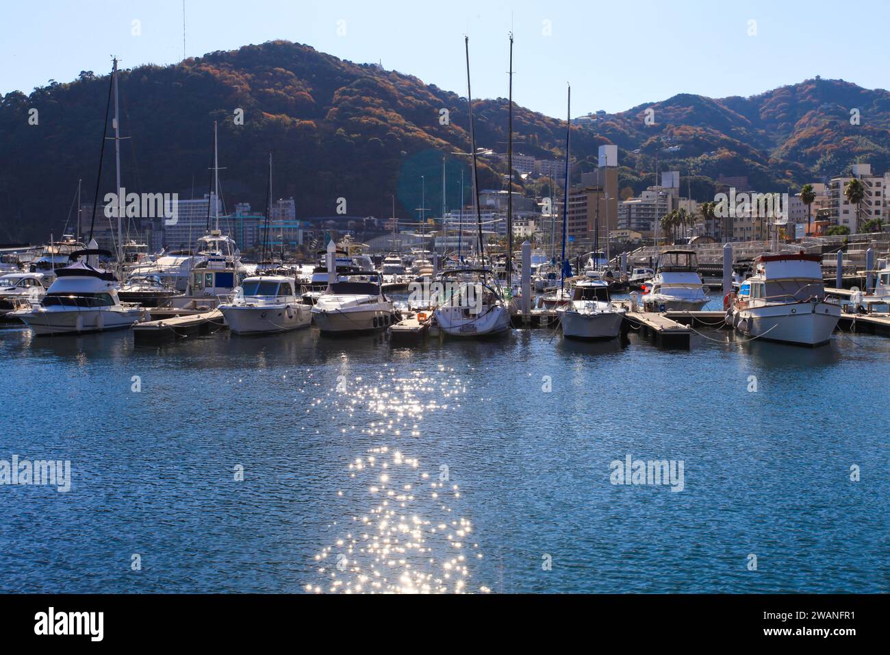 Atami Marina nella città di Atami sulla penisola di Izu nella prefettura di Shizuoka, Giappone. Foto Stock