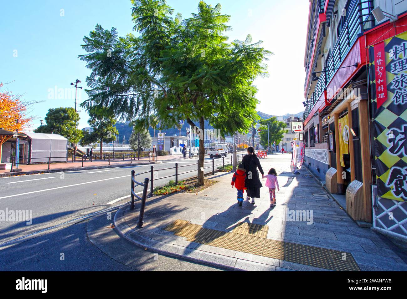 Città di Atami sulla penisola di Izu nella prefettura di Shizuopka, Giappone. Foto Stock