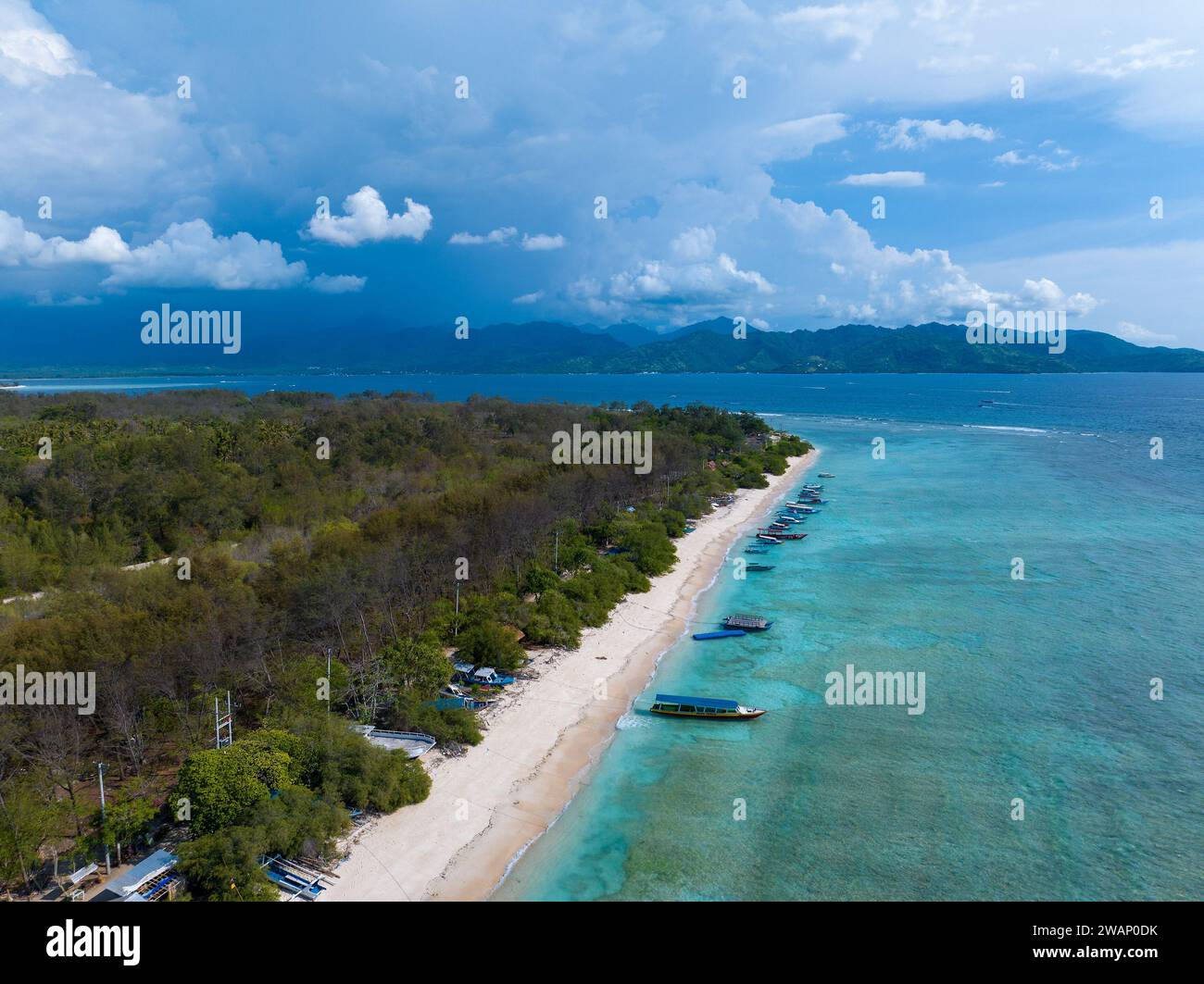 Vista aerea della spiaggia sull'isola di Gili meno, Indonesia Foto Stock