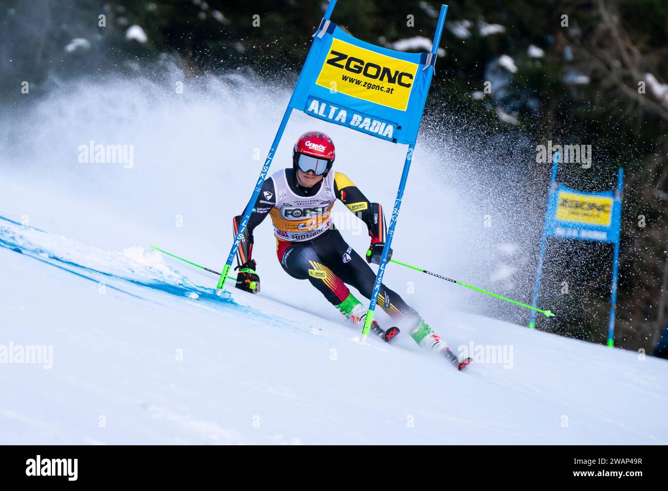 Alta Badia, Italia 17 dicembre 2023. MAES Sam (BEL) gareggia nella Coppa del mondo di sci alpino Audi Fis 2023-24 Giant Slalom maschile sulla Gran Risa Cours Foto Stock