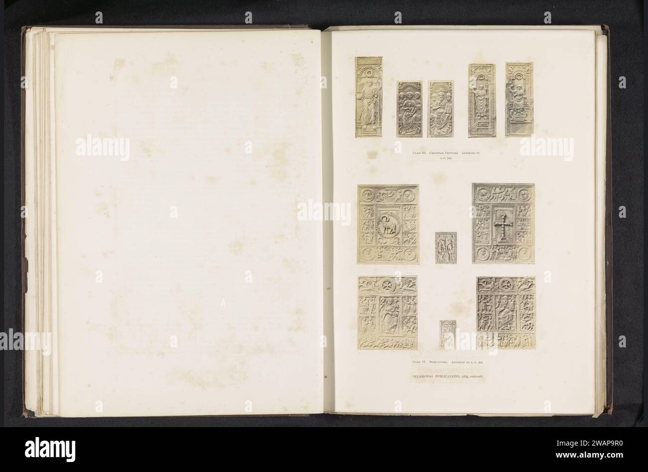 Diciannove produzioni fotografiche di una pubblicazione della Arundel Society con rilievi in avorio cristiano, Anonymous, c. 1859 - in o prima del 1869 foto di supporto fotografico album di stampa albumen. scultura (+ rilievo  scultura) Foto Stock
