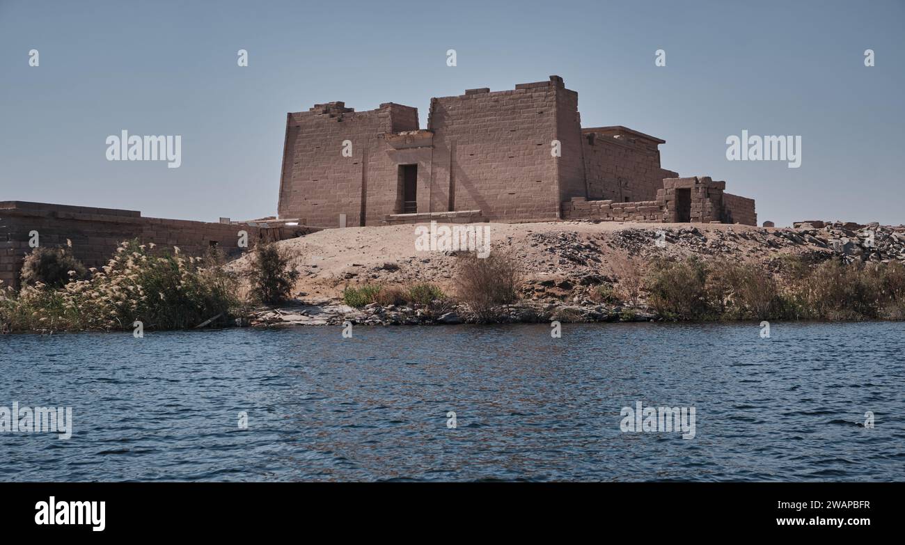 Tempio di Kalabsha ad Assuan, l'Egitto è un antico tempio egizio originariamente situato a Bab al-Kalabsha (porta di Kalabsha), 50 km a sud di Assuan Foto Stock