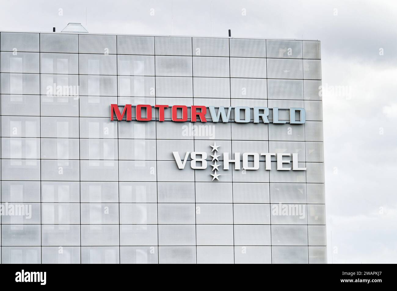 Colonia, Germania 05 gennaio 2024: Costruzione del Motorworld V8 Hotel a Colonia Butzweilerhof Foto Stock