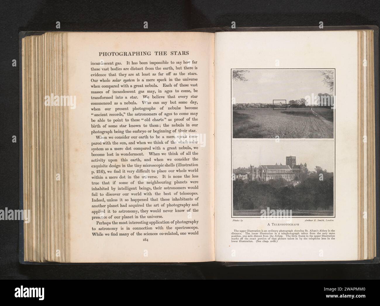 Due volte un volto sulla cattedrale e sulla chiesa abbaziale di Sint-Albanus a Saint Albans, Arthur E. Smith, c. 1898 - in o prima del 1908 stampa fotomeccanica al piano superiore: Presa da un miglio di distanza sotto: Con fotografia telefonica presa da un miglio di distanza. Abbazia di carta di Sant'Albans, monastero, convento  chiesa cattolica romana cattedrale e chiesa abbaziale di Sint-Albanus Foto Stock