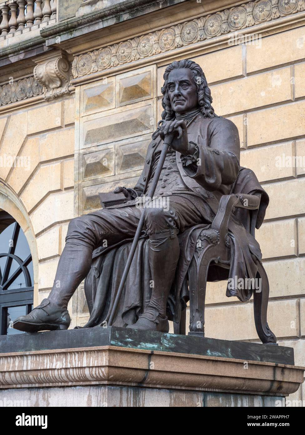 Statua in bronzo del Teatro reale Adam Oehlenschläger (palcoscenico nazionale della Danimarca) a Kongens Nytorv a Copenaghen, Danimarca. Foto Stock