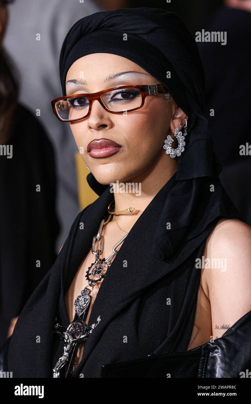 LOS ANGELES, CALIFORNIA, USA - GENNAIO 05: Doja Cat (Amala Ratna Zandile Dlamini) arriva alla Los Angeles Premiere di Sony Pictures 'The Book of Clarence' tenutasi al David Geffen Theater all'Academy Museum of Motion Pictures il 5 gennaio 2024 a Los Angeles, California, Stati Uniti. (Foto di Xavier Collin/Image Press Agency) Foto Stock