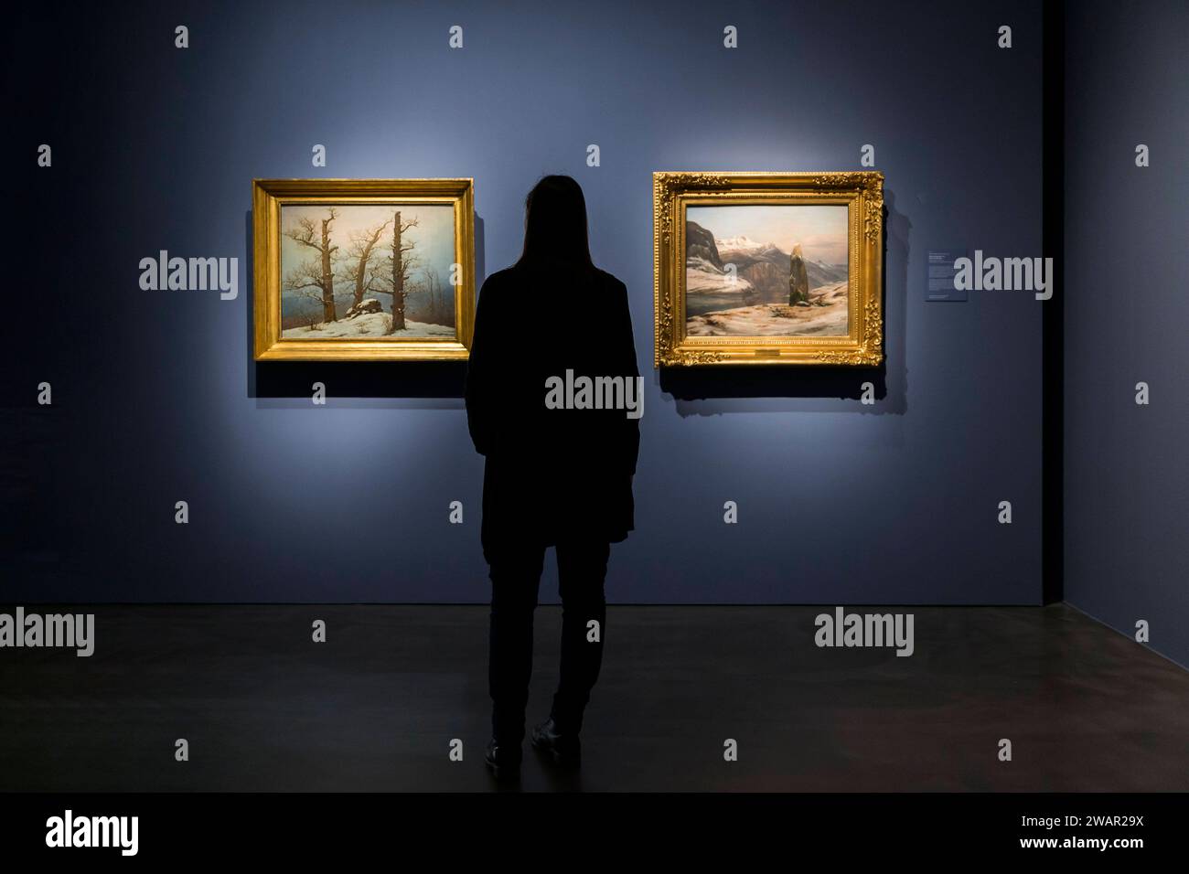 Dahl und Friedrich. Romantische Landschaften Dahl und Friedrich. Romantische Landschaften Eine Ausstellung der Galerie Neue Meister und des Kupferstich-Kabinetts der Staatlichen Kunstsammlungen DresdenCaspar David Friedrich Dresden Sachsen Deutschland *** Dahl e Friedrich paesaggi romantici Dahl e Friedrich paesaggi romantici una mostra della Galerie Neue Meister e il Kupferstich Kabinett dello Staatliche Kunstammlungen David Dresdenden Sassonia Germania Foto Stock