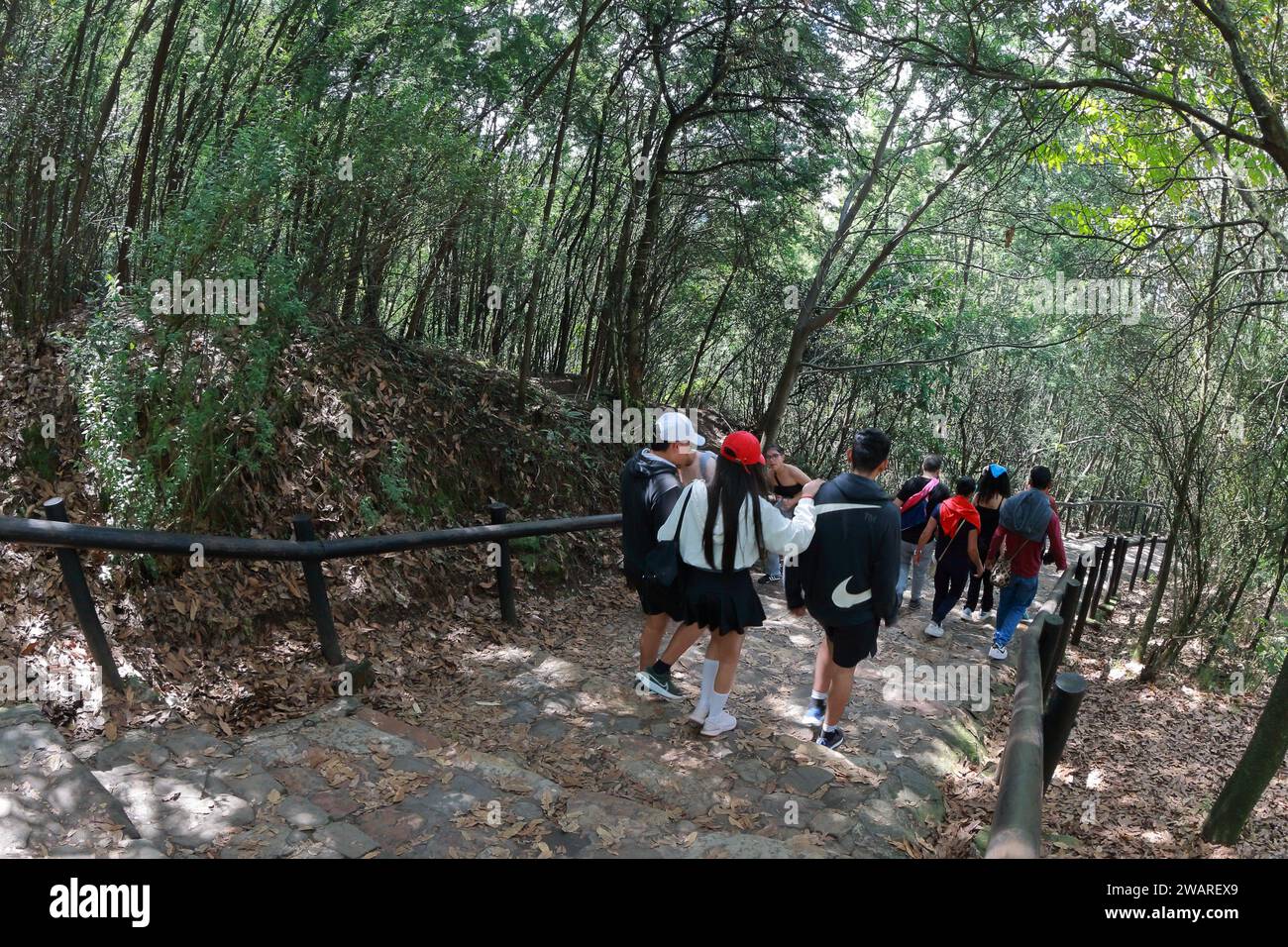 BOGOTA-COLOMBIA. 03-01-2024. Scalata turistica sulla collina di Monserrat a Bogotà. Foto: Jose Isaac Bula Urrutia Foto Stock