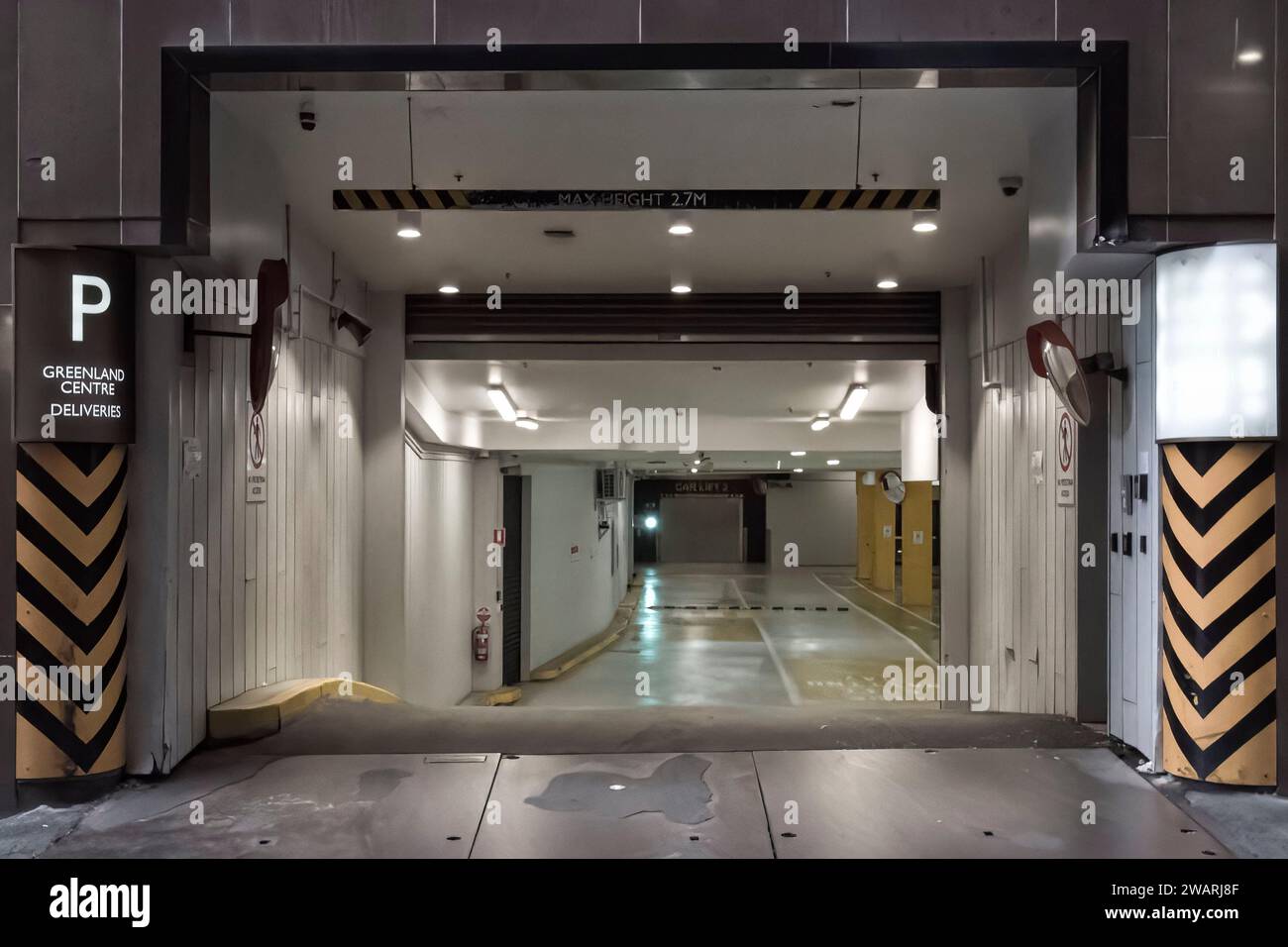 L'ingresso al parcheggio del Greenland Centre in Bathurst Street a Sydney, Arizona Foto Stock