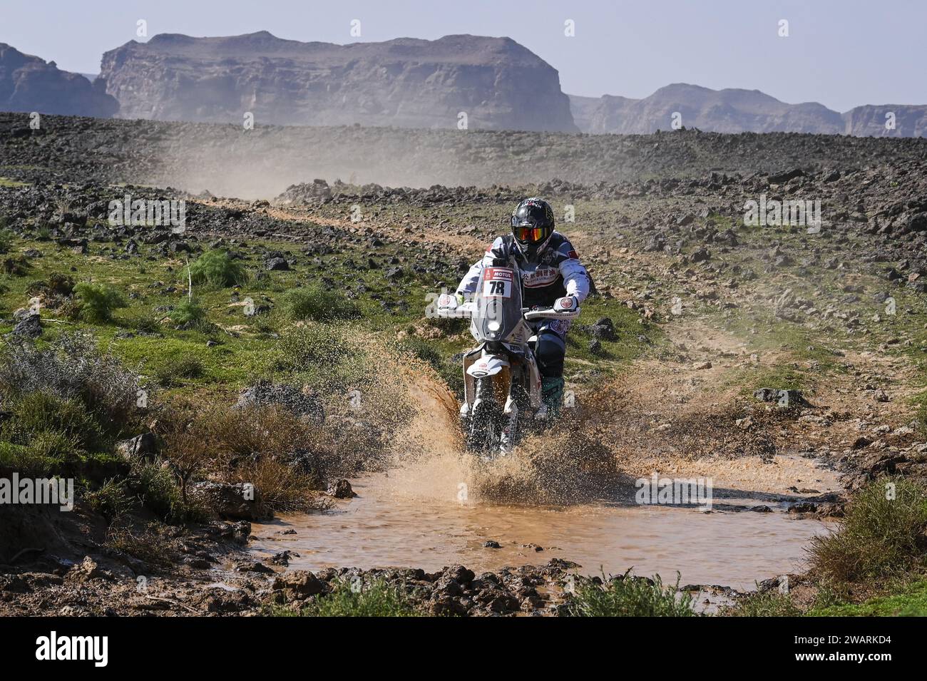 78 HONGYI Zhao (chn), Wu PU D hai Dao Rally Team, KTM, Moto, azione durante la fase 1 della Dakar 2024 il 6 gennaio 2024 tra al-Ula e al Henakiyah, Arabia Saudita Foto Stock