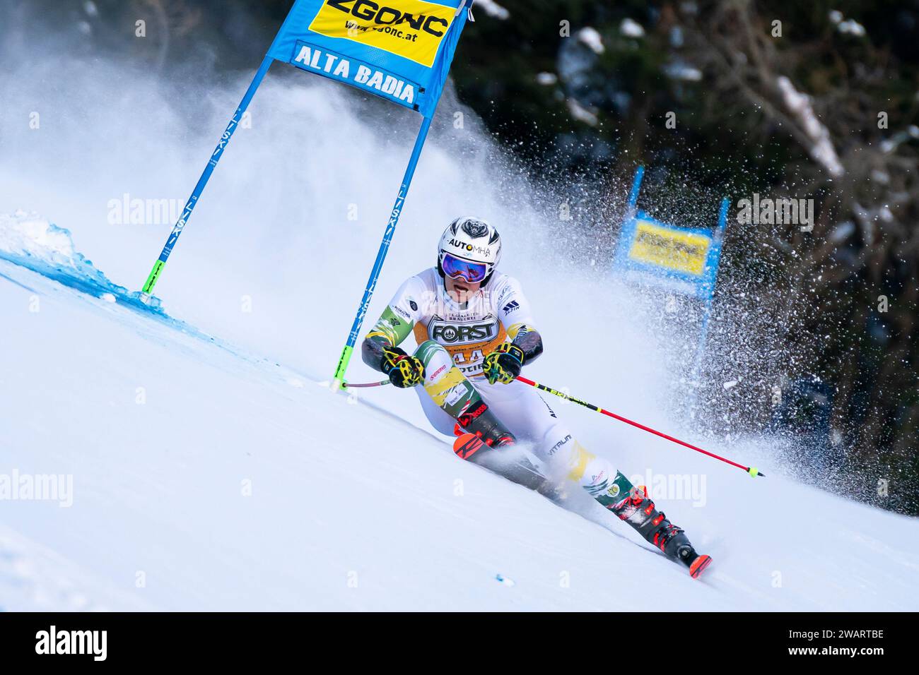 Alta Badia, Italia 17 dicembre 2023. DRUKAROV Andrej (LTU) in gara nella Coppa del mondo di sci alpino Audi Fis 2023-24 Slalom gigante maschile sulla Gran RIS Foto Stock