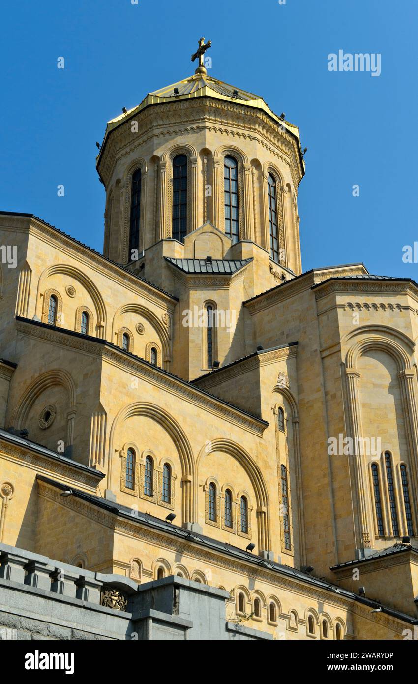 Cattedrale di Sameba, chiesa della Santissima Trinità, nel distretto di Avlabari, Tbilisi, Georgia Foto Stock