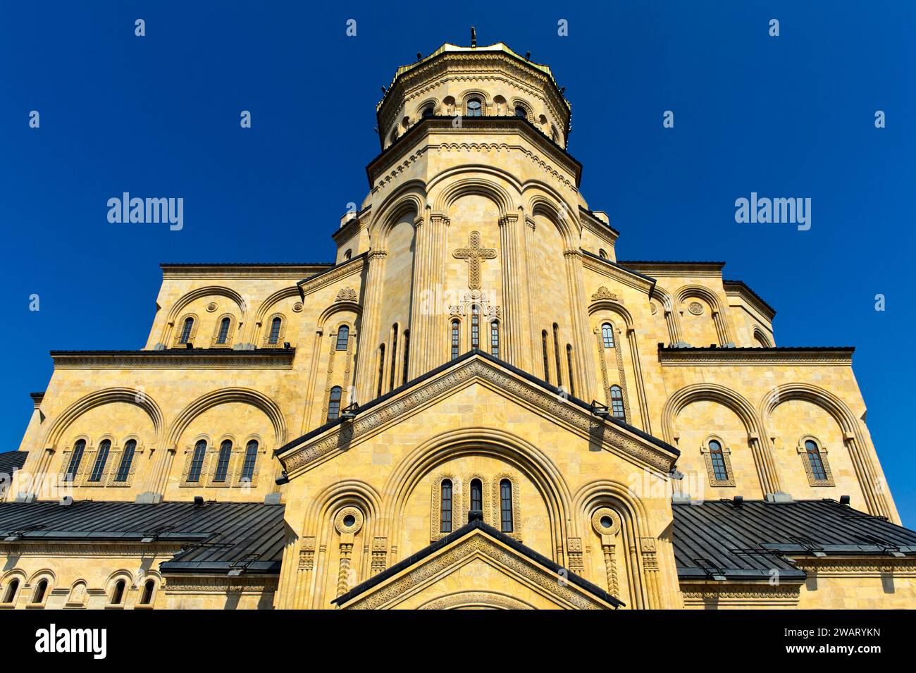 Cattedrale di Sameba, chiesa della Santissima Trinità, nel distretto di Avlabari, Tbilisi, Georgia Foto Stock