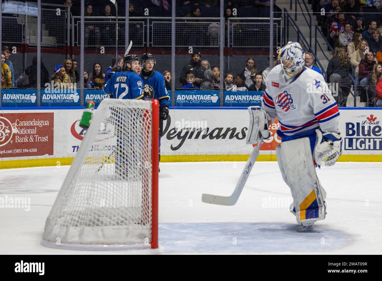 5 gennaio 2024: I giocatori dei Cleveland Monsters celebrano un gol nel primo periodo contro i Rochester Americans. I Rochester Americans ospitarono i Cleveland Monsters in una partita della American Hockey League alla Blue Cross Arena di Rochester, New York. (Jonathan Tenca/CSM) Foto Stock
