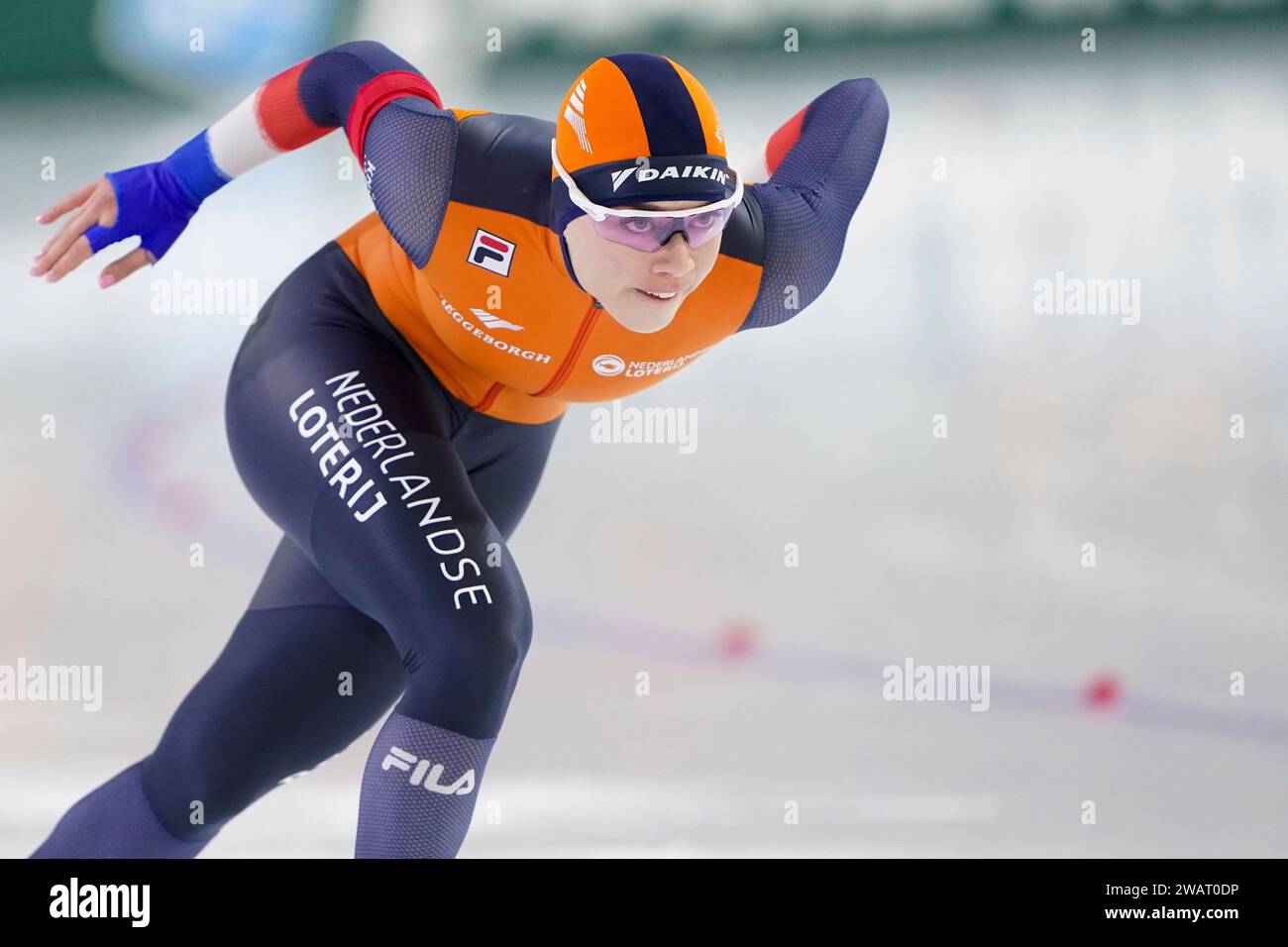 Heerenveen, Paesi Bassi. 6 gennaio 2024. HEERENVEEN, PAESI BASSI - 6 GENNAIO: Marrit Fledderus olandese gareggia sui 500 m femminili durante i campionati europei di pattinaggio di velocità ISU a Thialf il 6 gennaio 2024 a Heerenveen, Paesi Bassi. (Foto di Andre Weening/Orange Pictures) credito: dpa/Alamy Live News Foto Stock