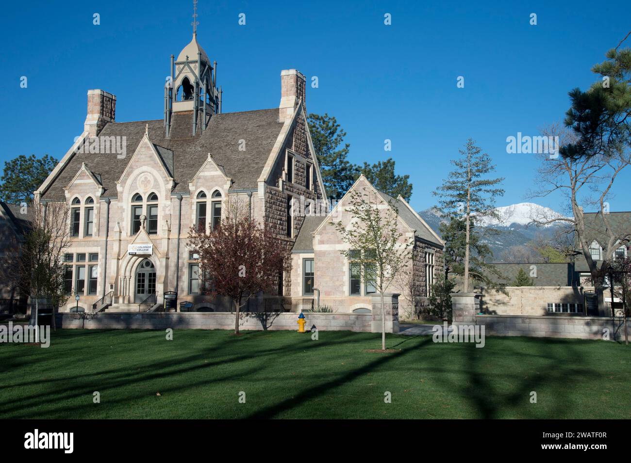 Edifici nel campus del Colorado College, un college privato di materie umanistiche a Colorado Springs, Colorado. Fondata nel 1874. Foto Stock