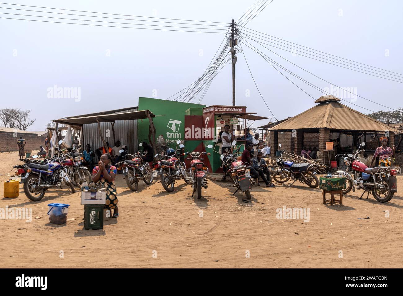 Moto taxi locale, villaggio, Mkaika, regione centrale, Malawi Foto Stock