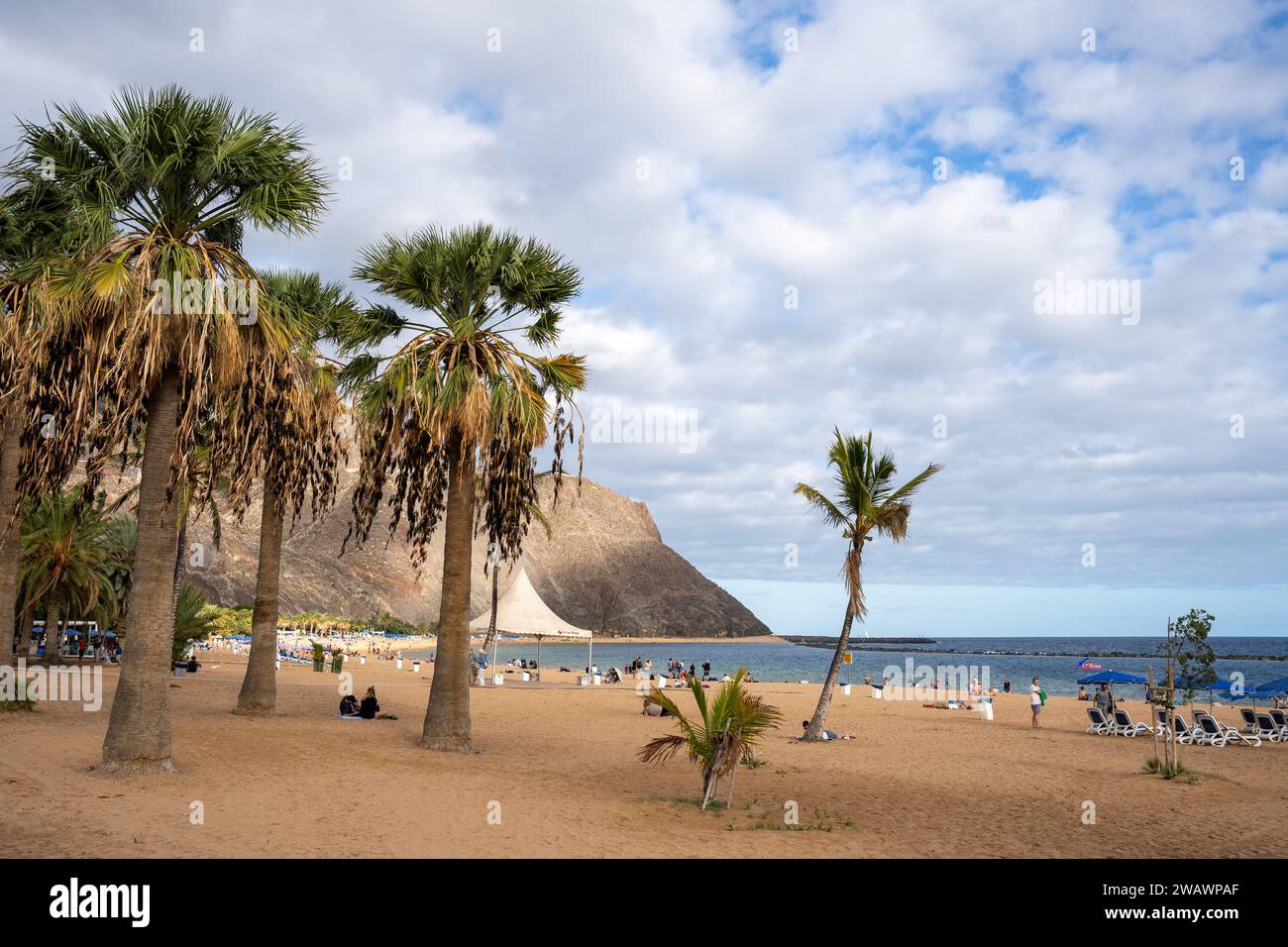 Playa De Las Americas, Tenerife, Spagna - 03.12.2023: Persone a Playa De Las Americas, Tenerife, Spagna Foto Stock