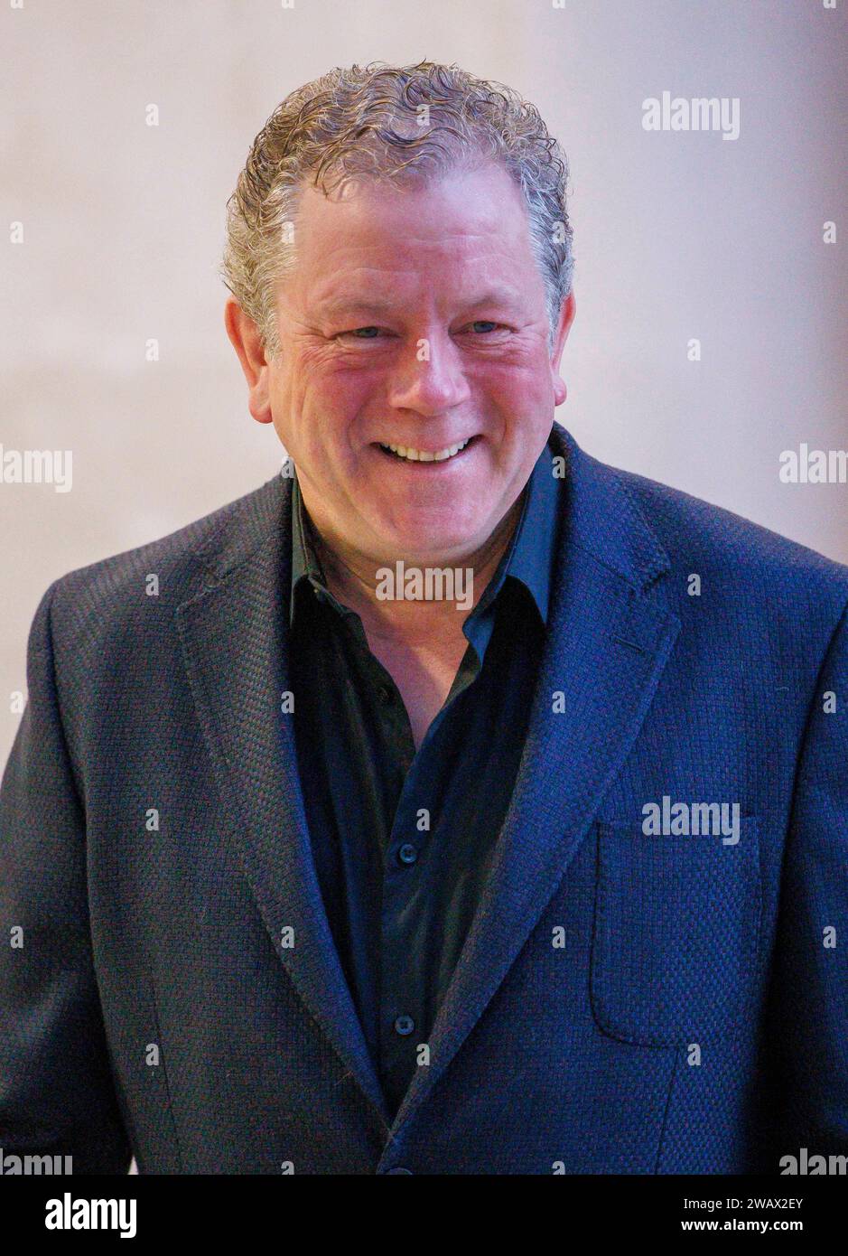 Londra, Regno Unito. 7 gennaio 2024. Jon Culshaw, attore, comico e impressionista, arriva alla BBC per apparire domenica con Laura Kuenssberg. Crediti: Mark Thomas/Alamy Live News Foto Stock