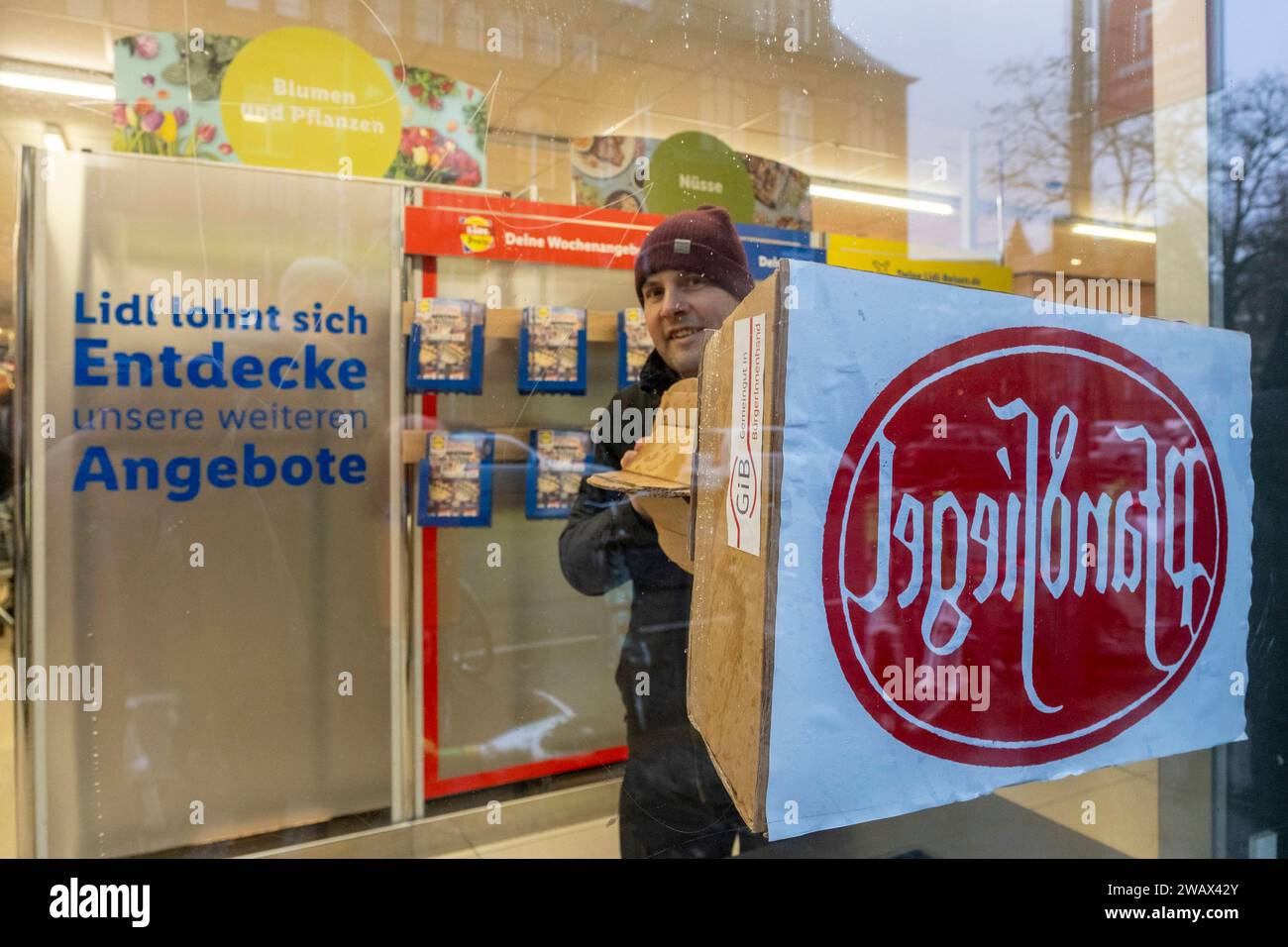 Symbolische Pfändungen von Superreichen Deutschland, Berlino, 21.12.
