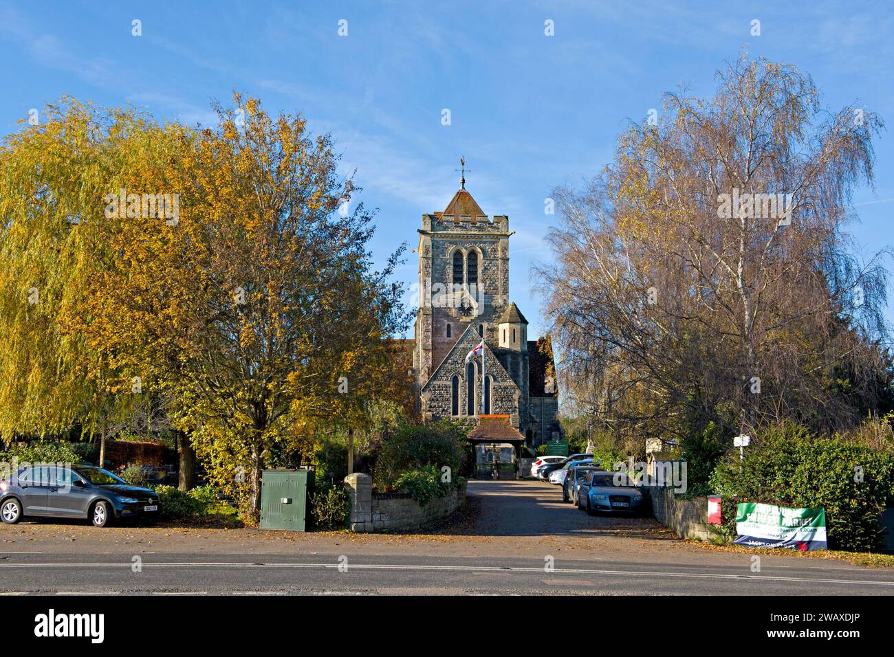 St Giles Church, situata nel villaggio Kentish di Shipbourne Foto Stock