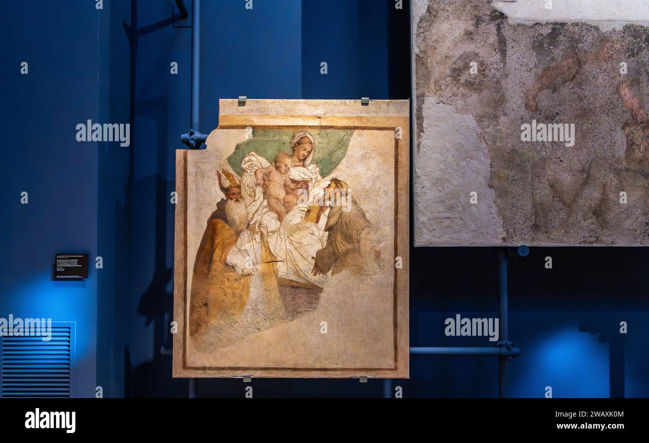 Affresco staccato dell'artista Jacopo Bassano (la vergine con bambino) - Museo Civico di Bassano del Grappa, Veneto, regione, Italia, 16 dicembre, 2023 Foto Stock