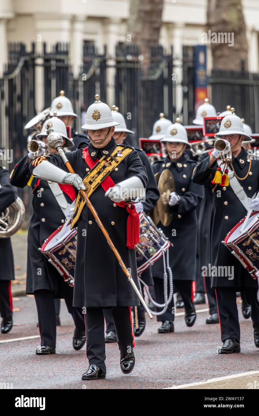 Drum Major of Her Majesty's Royal Marines, Birdcage Walk, Londra, Regno Unito Foto Stock