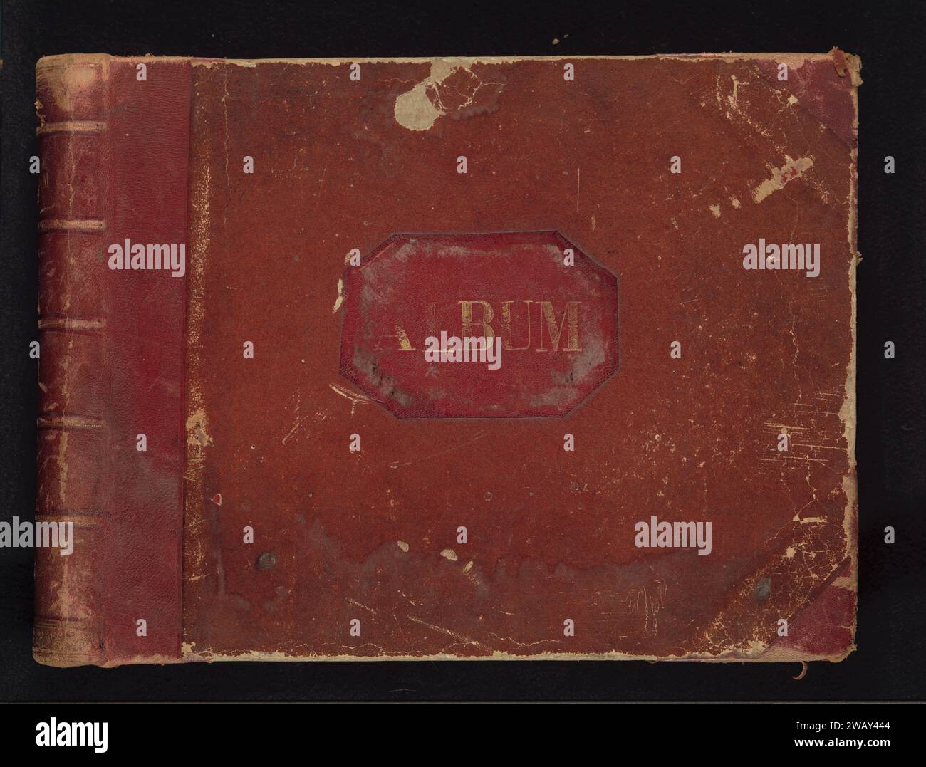 Album fotografico con 48 lastre e 1 foto aggiunta con riproduzioni d'arte, ritratti e volti su edifici in città belghe, Anonymous, c. 1876 - 1880 registrazioni di riproduzioni di dipinti, stampe e disegni di, tra gli altri, Louis Gallait, Charles Soubre, Joseph Barthélémy Vieillevoye e Gérard de Lairesse e ritratti e riproduzioni di ritratti dipinti e ritratti di, tra gli altri, Belgio, Rodolfo i van Belgium, Rodolfo i van Belgium, Rodolfo i del Belgio, Rodolfo i del Belgio. Inoltre, alcune facce su piazze ed edifici nelle città belghe e una facciata in stile belga al World E. Foto Stock