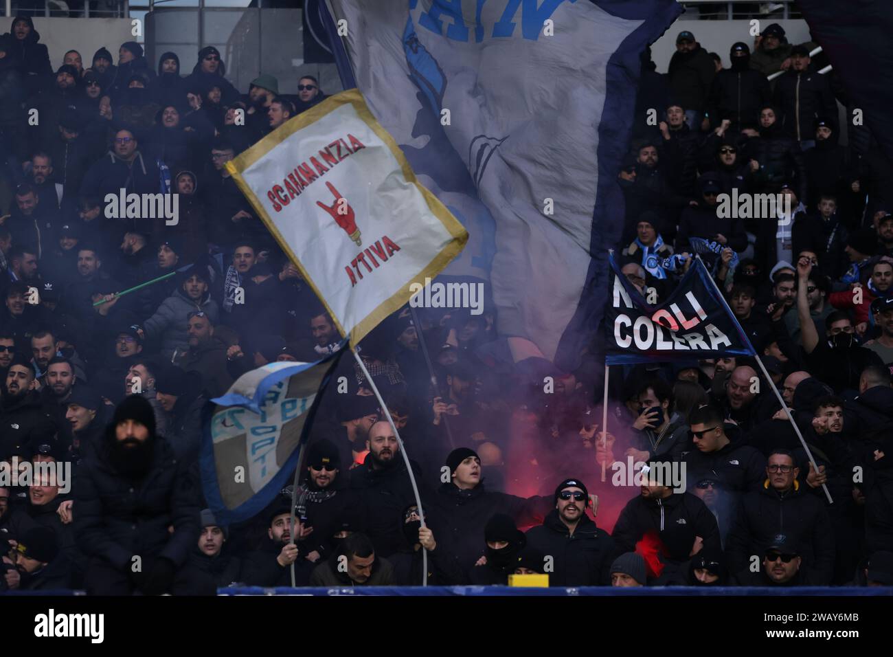 Torino, Italia. 7 gennaio 2024. Tifosi del Napoli SSC durante la partita di serie A allo Stadio grande Torino, Torino. Il credito fotografico dovrebbe leggere: Jonathan Moscrop/Sportimage Credit: Sportimage Ltd/Alamy Live News Foto Stock
