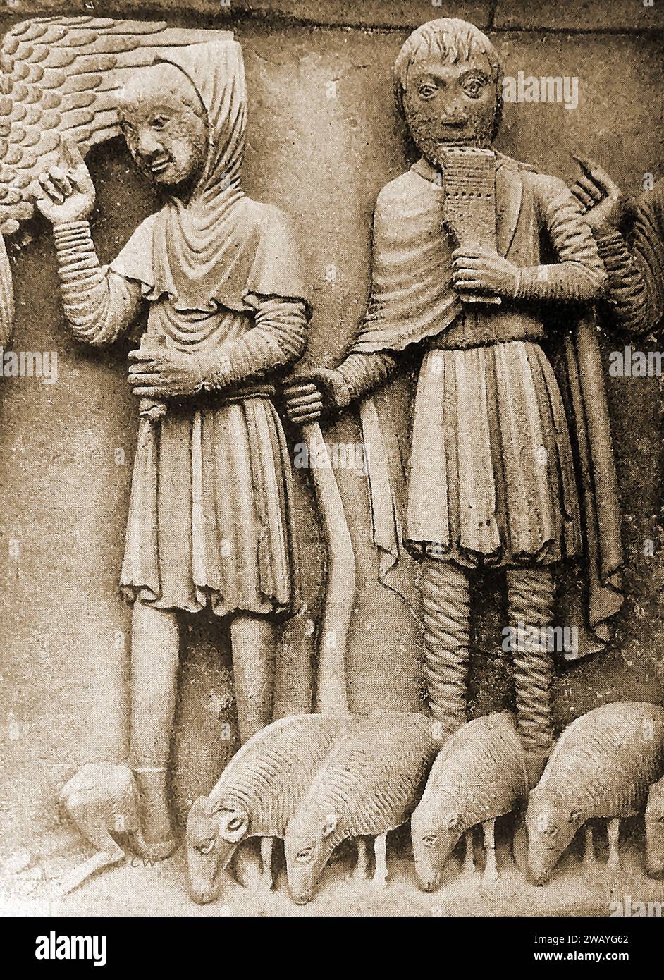 Cattedrale di Chartes, Francia nel 1947 - Una statua dei pastori alla natività. - Cathédrale de Chartres, France en 1947 - Une statue des bergers à la nativité. - Foto Stock