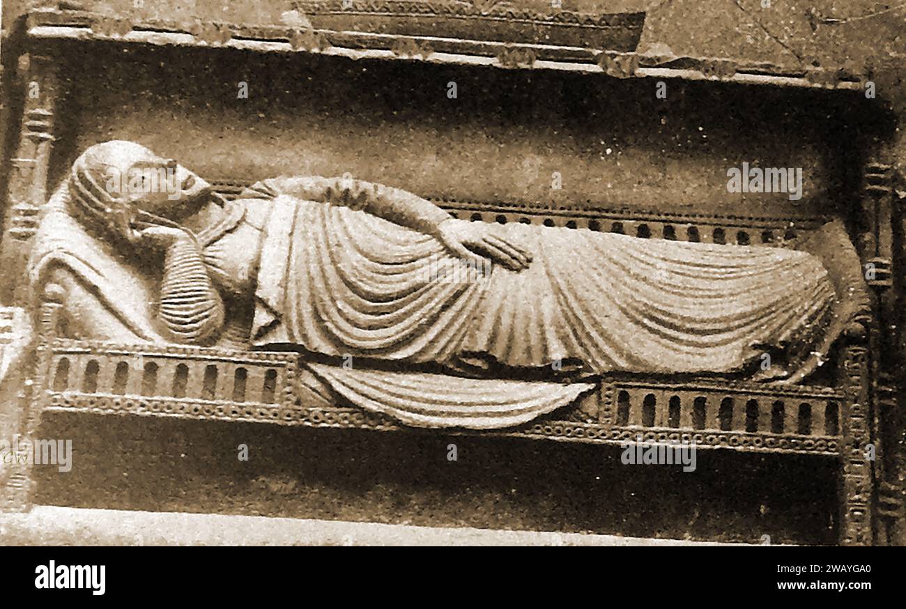 Cattedrale di Chartres, Francia nel 1947 - Una statua della Vergine Maria che riposa duramente Vergine maria la natività. - Cathédrale de Chartres, France en 1947 - Une statue de la Vierge Marie se reposant pendant la nativité.j Foto Stock