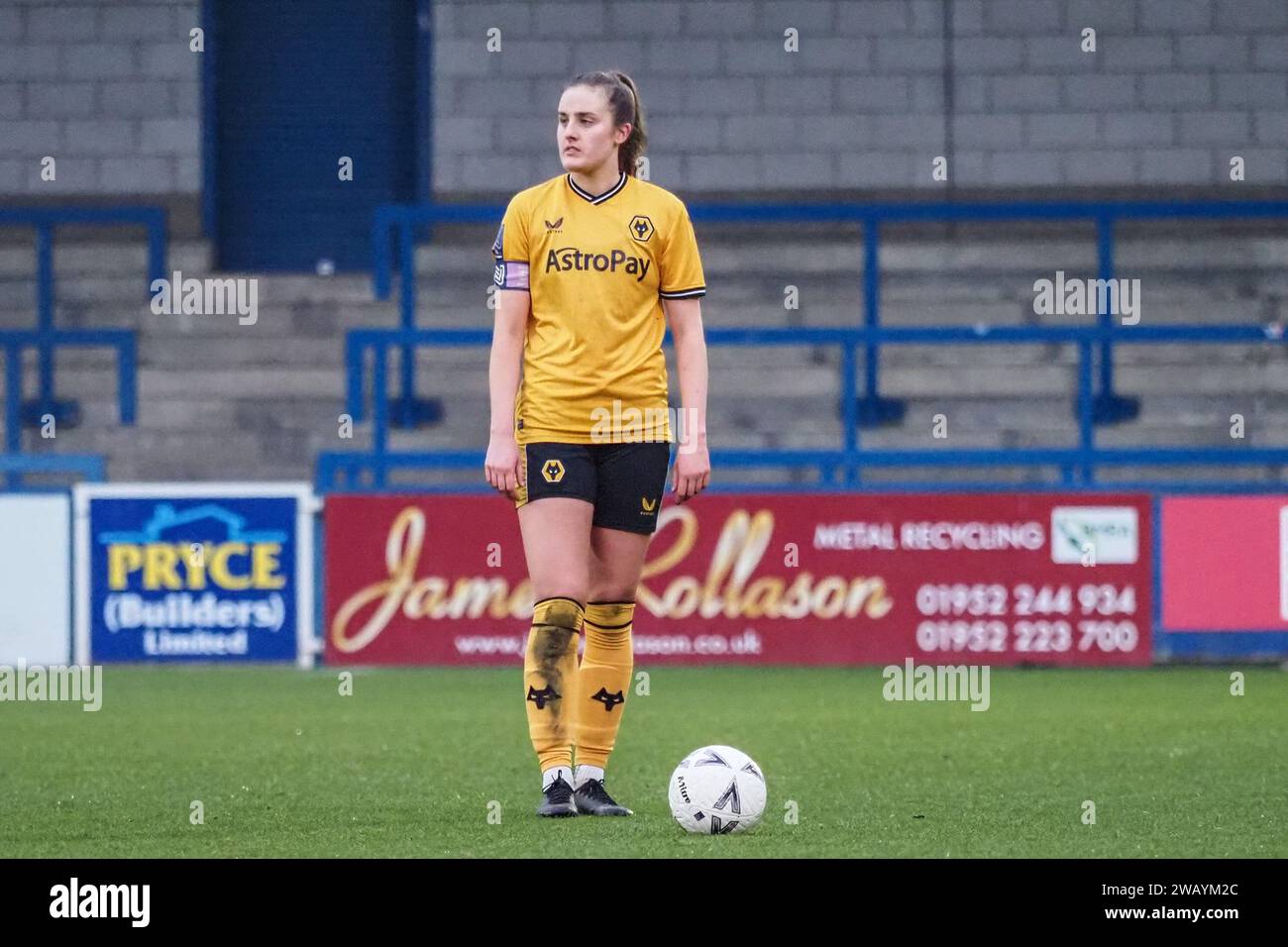 Telford, Regno Unito. 7 gennaio 2024. Telford, Inghilterra, 7 gennaio 2024: Anna Morphet (3 Wolverhampton Wanderers) si prepara a prendere un calcio di punizione durante la partita di fa Womens National League tra Wolverhampton Wanderers e Burnley al New Bucks Head di Telford, Inghilterra (Natalie Mincher/SPP) credito: SPP Sport Press Photo. /Alamy Live News Foto Stock