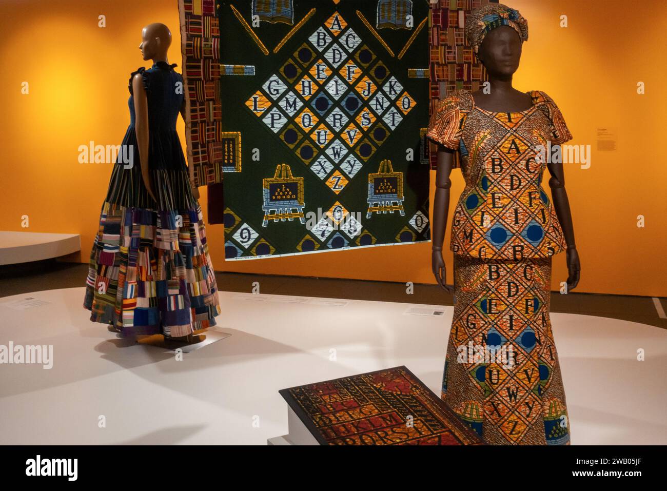 Mostra Africa Fashion al Brooklyn Museum di Brooklyn New York Foto Stock