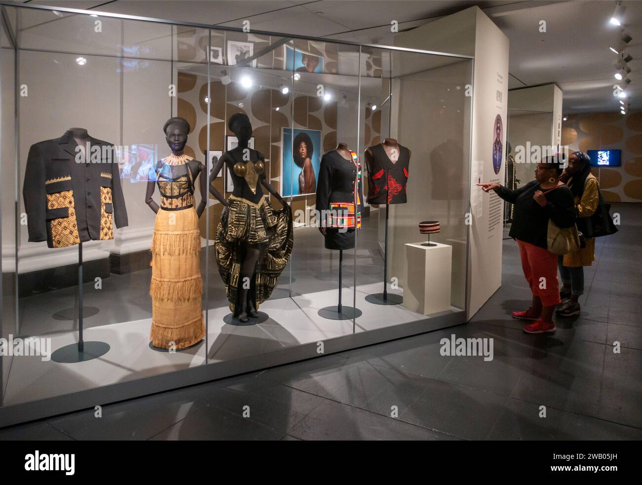 Mostra Africa Fashion al Brooklyn Museum di Brooklyn New York Foto Stock