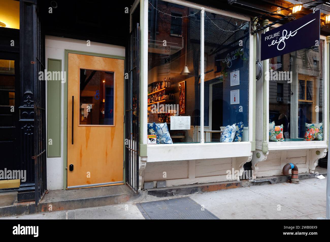 Figura 8, 18 Cornelia St, New York, New York, NYC foto del punto vendita di un ristorante americano sudamericano/cinese americano nel Manhattan Greenwich Village. 紐約 Foto Stock