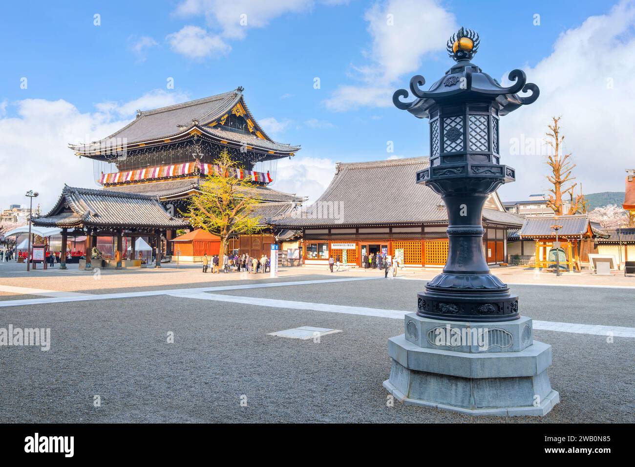 Kyoto, Giappone - marzo 30 2023: Tempio Higashi Honganji situato al centro di Kyoto, una delle due sotto-sette dominanti del Buddhismo Shin in in Giappone e dell'abr Foto Stock