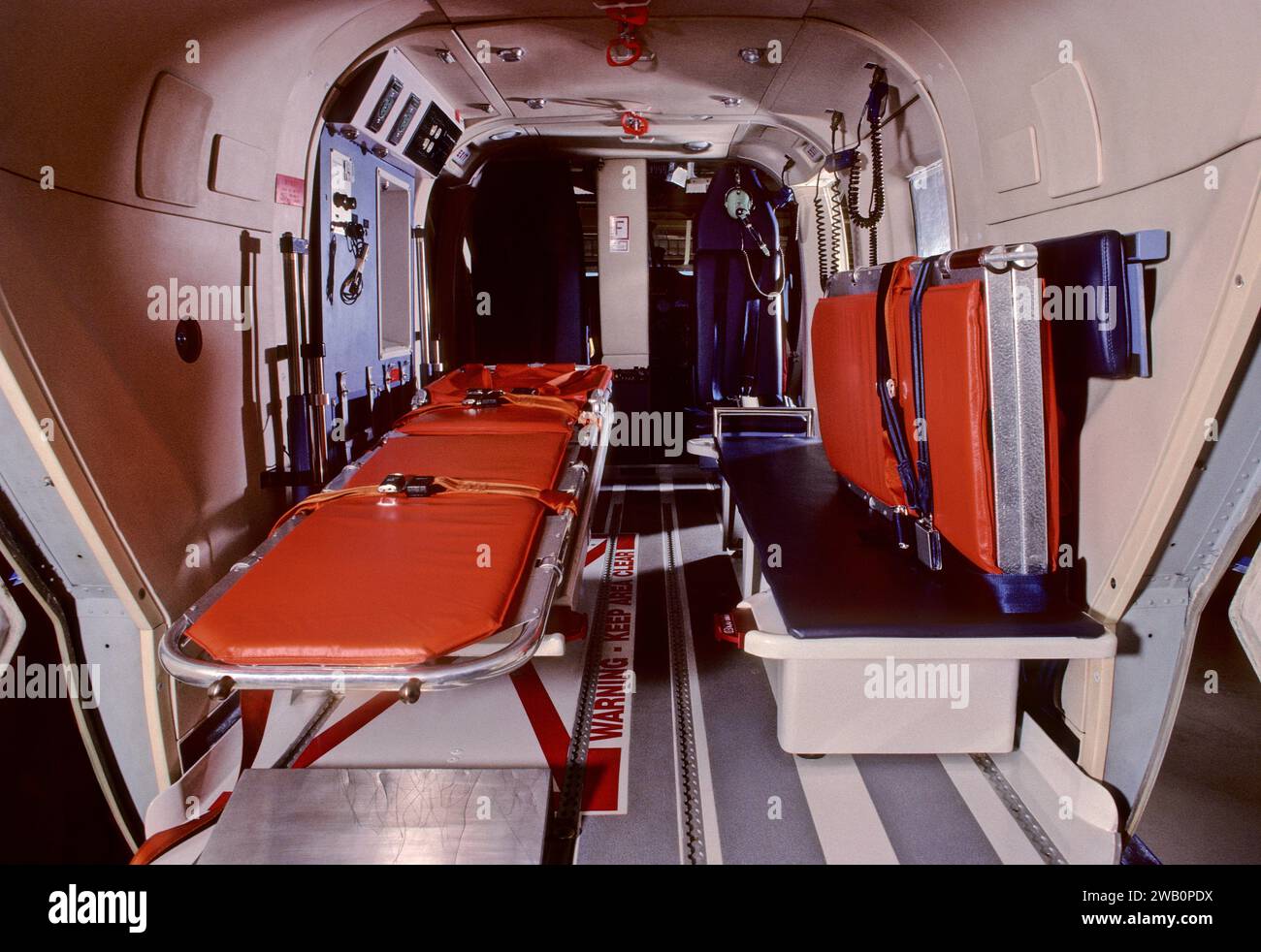 L'interno di un elicottero da trasporto medico. Foto Stock